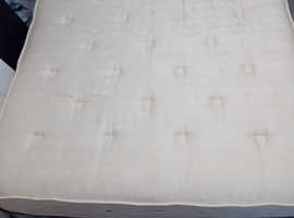 Kingsize mattress sealey excellent condition