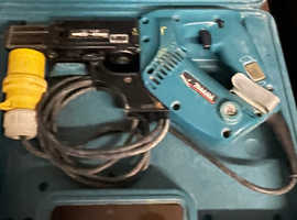Makita auto feed screw gun 110