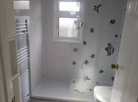 Shower screen