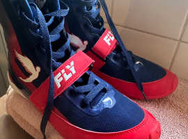 Fly boxing boots