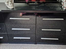 Black Gloss 6-Drawer Dresser with Extra Top plus Free  32' tv.