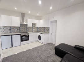 Amazing 1 Bedroom / 1 bathroom Maisonette, School Road, RG31