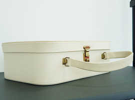 Make-Up-Case Cream with handle & clasp