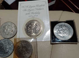 nice sellection of commerative diana charles /churchill/queen elizabeth and foil didplay notes ,american and middle east