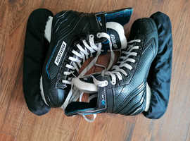 8ce Hockey equipment /Skates