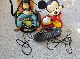 Disney goofy & mickey mouse phones
