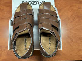 Men's Sandals Size 11 - Brand New