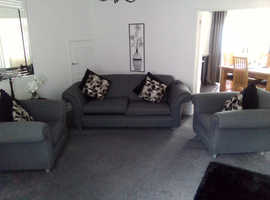 3 Seater sofa and 2 armchairs