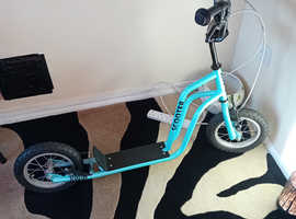 Childrens kick scooter. Blue. Age 5 plus. Excellent condition