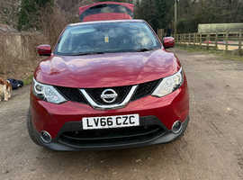 Nissan Qashqai, 2016 (66) red hatchback, Manual Petrol, 71,000 miles