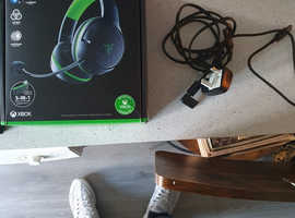 Xbox one x with razor wireless headset