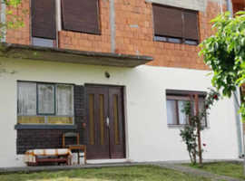 Detached 3 storey house