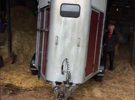 Hi Williams horsebox trailer hold two 16hands horses