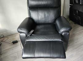 2 black leather navona tilt and rise recliner chairs 500 each chair