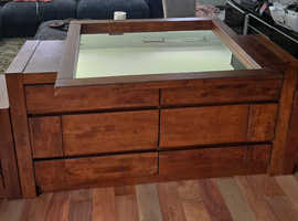 Bedroom Set - Dresser, 2 Nightstands and Mirror