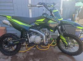 Stomp Pit Bike 120cc