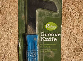 Groove knife