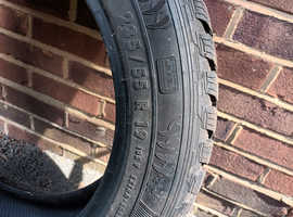 SNOW TYRE 235/55/19.  NEARLY NEW. £ 20