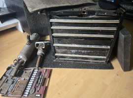 Jon lot of tools