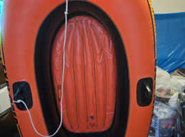 Inflatable dingy