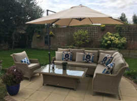 BRAMBLECREST Rattan Garden Furniture (Large Sofa - Armchair - Table - 2 Stools - Parasol + Base)