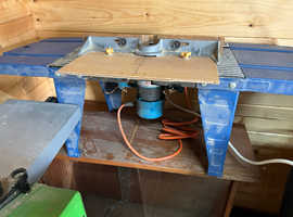 Black and decker router