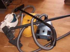 vacuum cleaner microwaveRepair fridge freezers central heating TV PC washing machine dryer cooker oven dish washer  plumbing same day call out fridge