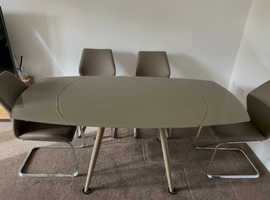Extendable Dining Table & 6 chairs