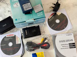 Canon IXUS 220 HS Digital Camera 12.1 Megapixels 5x Zoom  Boxed Retro Vintage