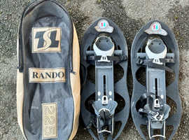 Snow shoes with bag