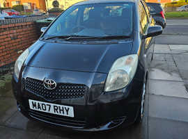 Toyota Yaris, 2007 (07) black hatchback, Manual Petrol, 114,258 miles