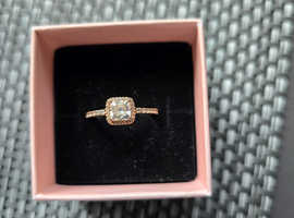 Rose gold pandora ring