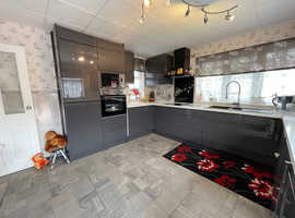 detached 2 bed Bungalow with lots of parking and rear garden garage (see Ian Perks)