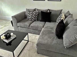 **   **Luxury Brand New Corner Lounge - 3 & 2 Seater Sofa Plus Ot Footstool **