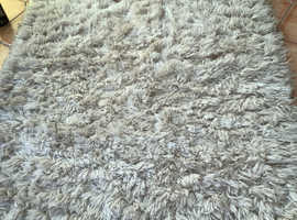 Shag pile rug