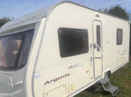 2009 caravan 4 berth fixed bed Inc motor mover & accessories