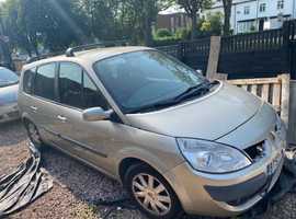 Renault Megane, 2007 (57) Gold MPV, Automatic Petrol, 90,057 miles