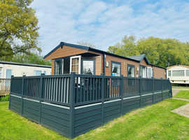 Static Caravan For Sale/ Isle of Wight/ 12 Month Park/ Free 2025 Pitch Fees/ 2 Bedroom/ Decking Included/ Sandown