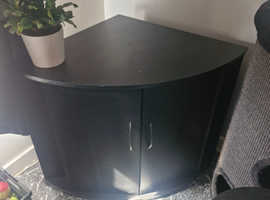 Black corner unit