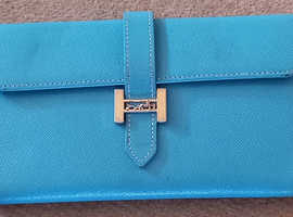 Hermes Bearn Trifold Ladies Wallet In Good Condition