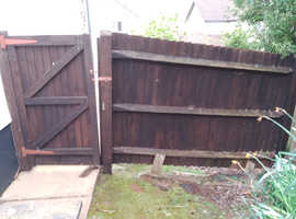 Free Garden Fencing and Matching Gate