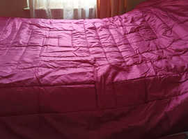 Damart Reversible quilt Burgundy/Cream