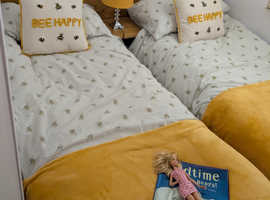 Single Reversible Bee Bed Sets