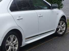 Suzuki Kizashi, 2012 (12) White Saloon, Cvt Petrol, 110,698 miles