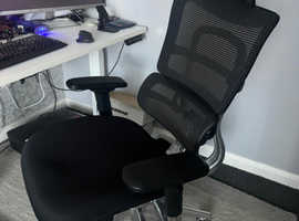 Mesh and Fabric Office Chair with Headrest