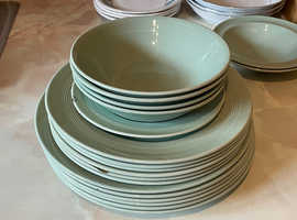 Green Woods Ware Beryl dinnerware