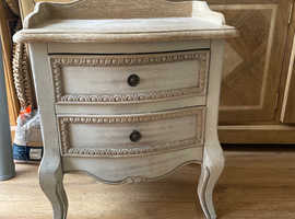 Beautiful French leg bedside cabinet