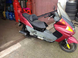 BREAKING  YAMAHA YP250 MAJESTY SCOOTER. 1998 RUNNING.ALL PARTS AVAILABLE