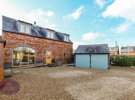 Exclusive Detached Home  4 Double Bedrooms