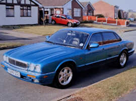 Stoke on trent, Jaguar XJ6 AUTO, 1995 (N) Blue saloon, Manual Petrol, 130122 miles